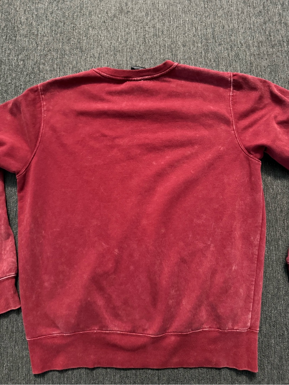 Hogwarts Maroon Crewneck graphic Sweatshirt size Large 42-44 - Picture 6 of 9